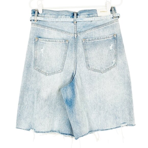 Express Women's 90s High Rise Distressed Belted Blue Denim Bermuda Size 4 NWOT - Picture 2 of 12